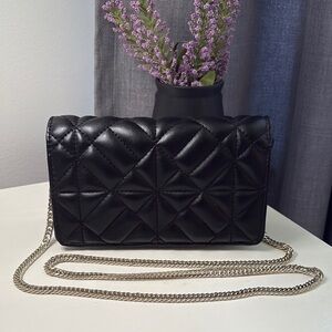 Elegant Black Quilted Chain Bag